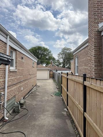3725 West 80th Street Chicago IL 60652