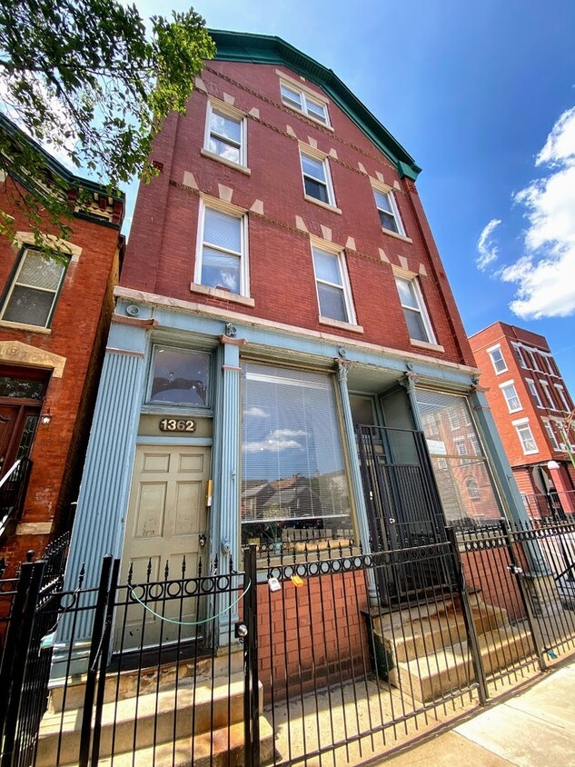1362 North Bosworth Avenue Chicago IL 60642