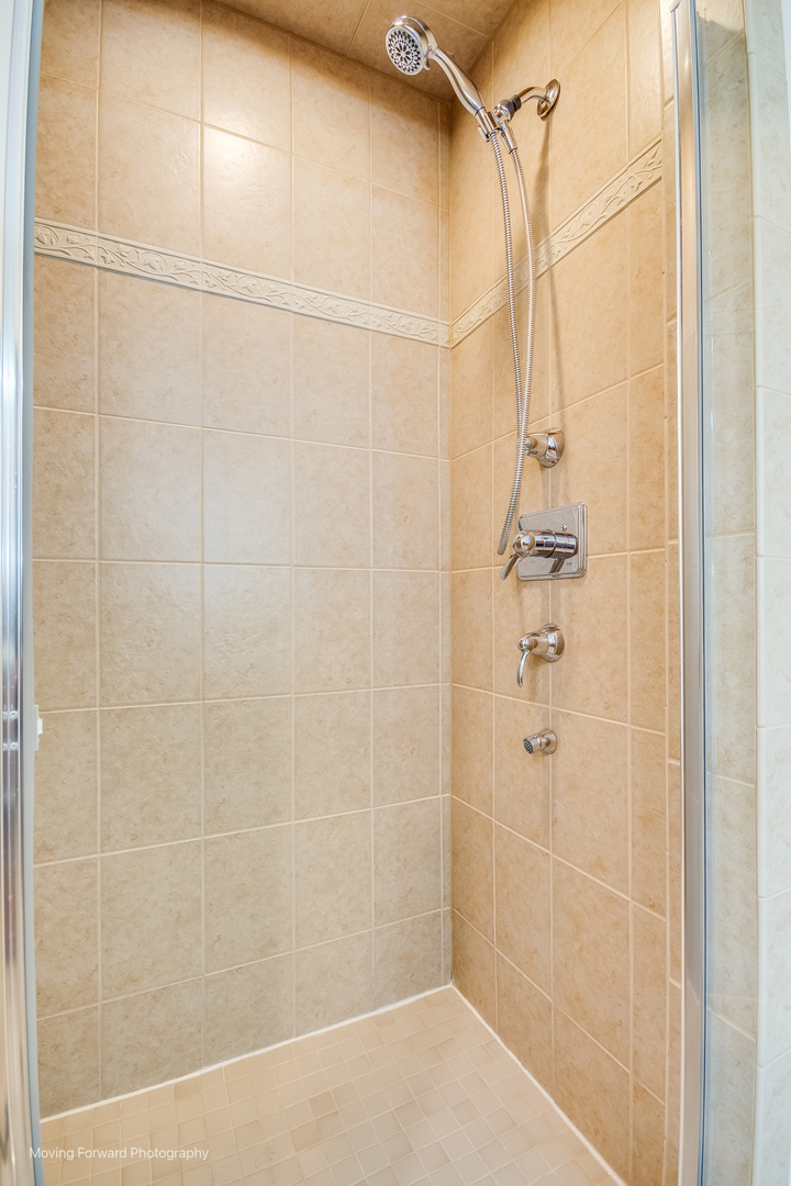 2023 Alta Vista Court Naperville IL 60563