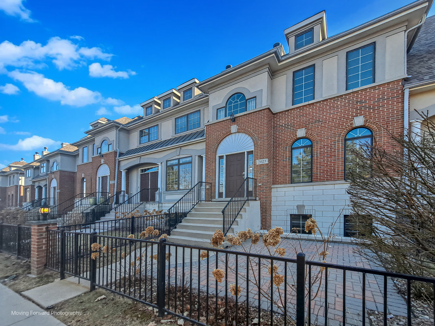 2023 Alta Vista Court Naperville IL 60563