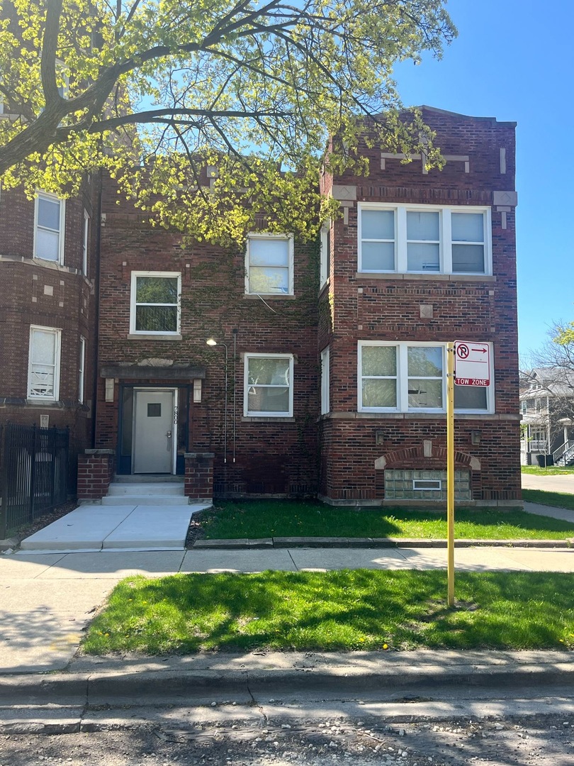 7800 South Burnham Avenue Chicago IL 60649