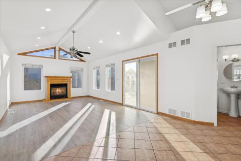 1424 Phoenix Lane Joliet IL 60431
