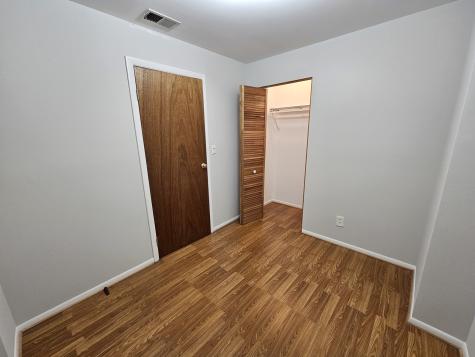 1140 West Barry Avenue Chicago IL 60657