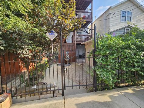1140 West Barry Avenue Chicago IL 60657