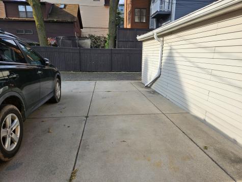 1140 West Barry Avenue Chicago IL 60657