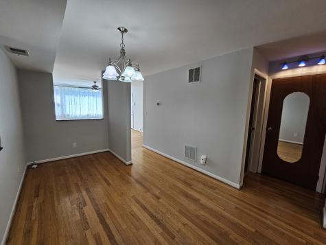 1140 West Barry Avenue Chicago IL 60657
