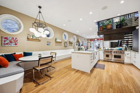 1936 North Hudson Avenue N Chicago IL 60614