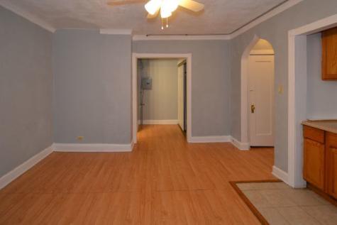 4735 North Beacon Street Chicago IL 60640