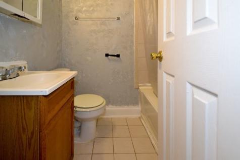 4735 North Beacon Street Chicago IL 60640