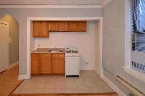 4735 North Beacon Street Chicago IL 60640