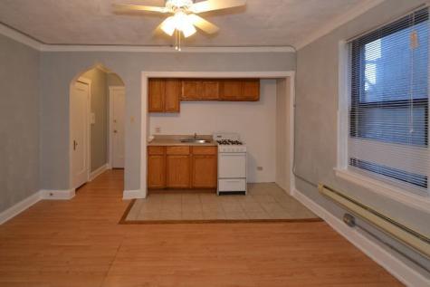 4735 North Beacon Street Chicago IL 60640