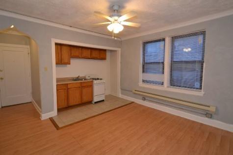 4735 North Beacon Street Chicago IL 60640