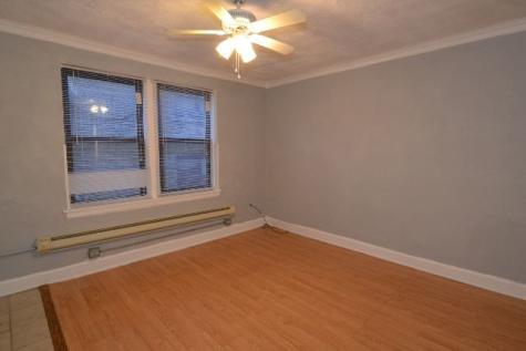 4735 North Beacon Street Chicago IL 60640