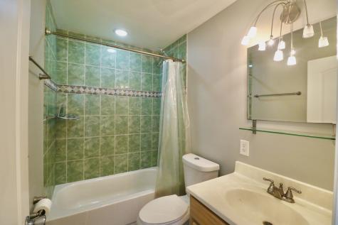 12 Oak Creek Drive Buffalo Grove IL 60089