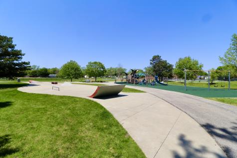 12 Oak Creek Drive Buffalo Grove IL 60089