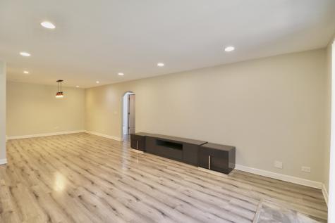 12 Oak Creek Drive Buffalo Grove IL 60089