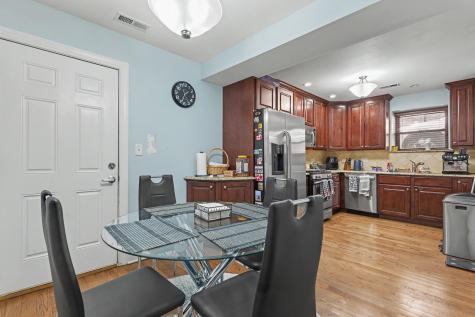 857 West Ainslie Street Chicago IL 60640