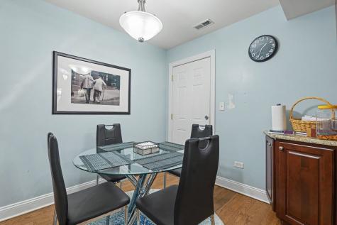 857 West Ainslie Street Chicago IL 60640