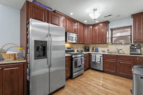 857 West Ainslie Street Chicago IL 60640