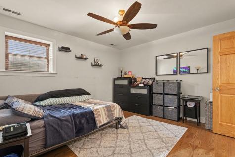 857 West Ainslie Street Chicago IL 60640