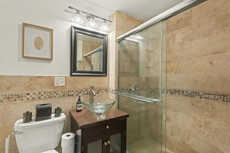 857 West Ainslie Street Chicago IL 60640