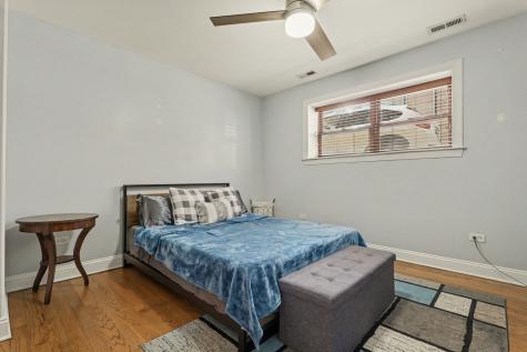 857 West Ainslie Street Chicago IL 60640