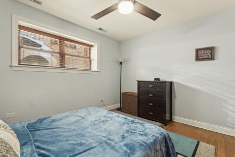 857 West Ainslie Street Chicago IL 60640