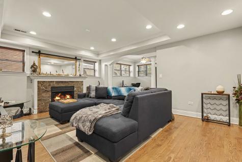 857 West Ainslie Street Chicago IL 60640