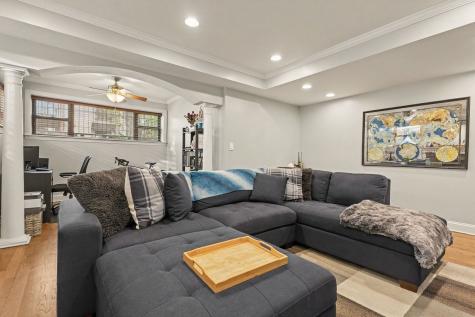857 West Ainslie Street Chicago IL 60640