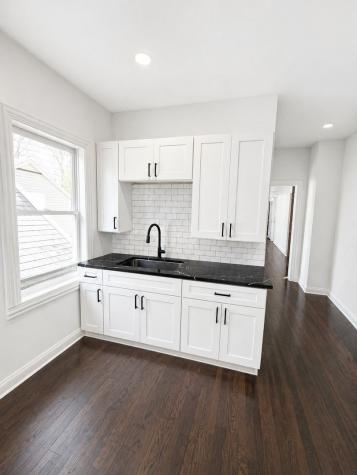 5518 West Melrose Street Chicago IL 60641