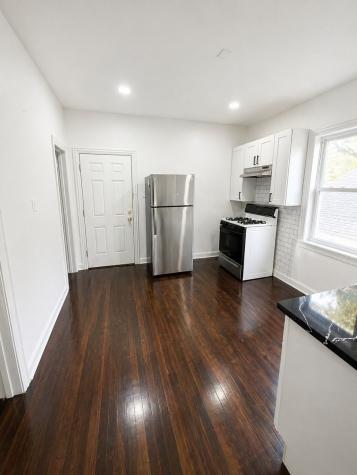 5518 West Melrose Street Chicago IL 60641