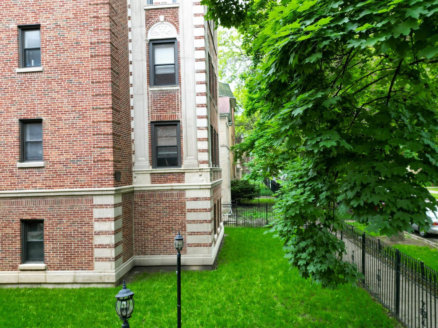 6441 North Hamilton Avenue Chicago IL 60659