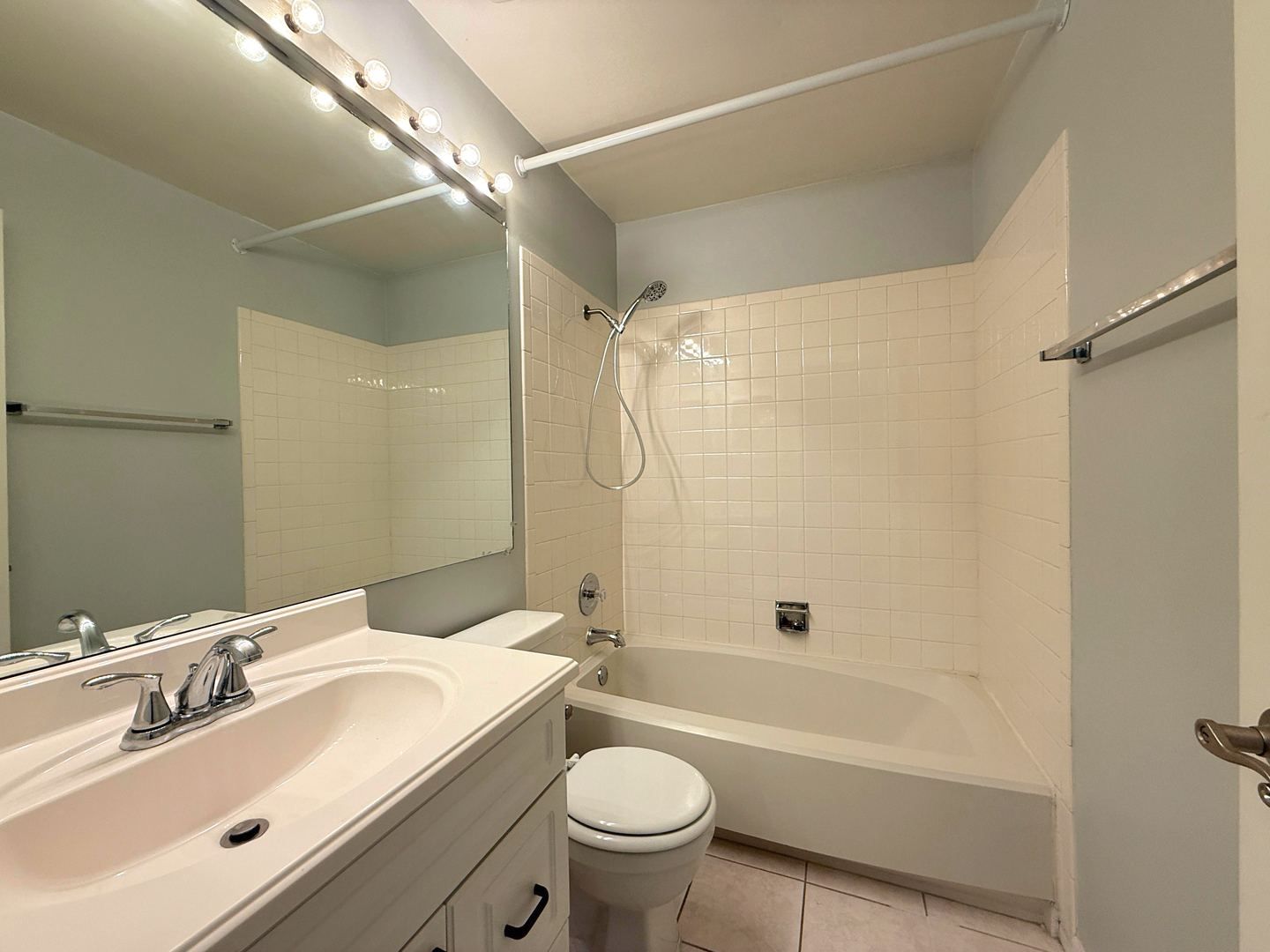 941 Yosemite Trail Roselle IL 60172