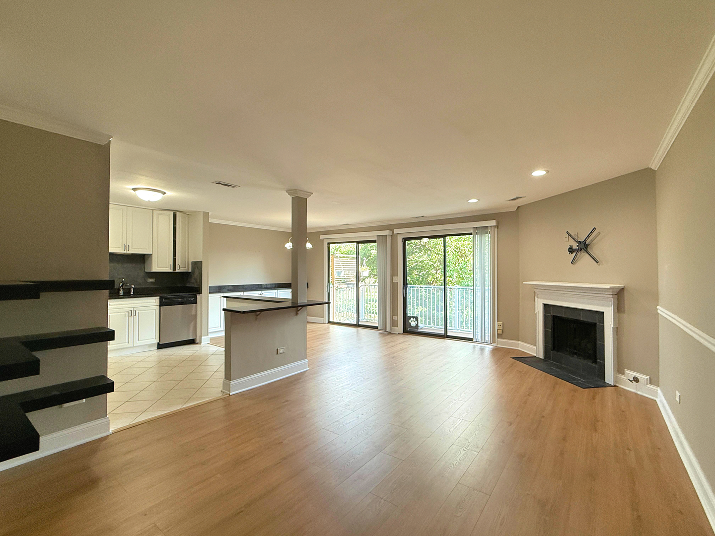 941 Yosemite Trail Roselle IL 60172