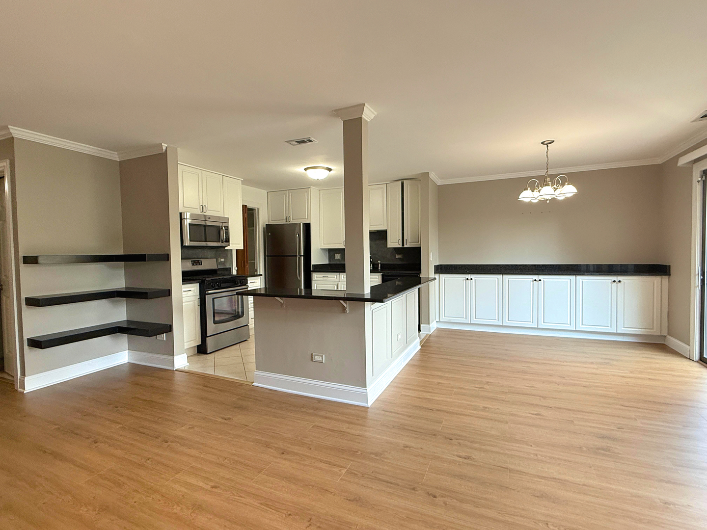 941 Yosemite Trail Roselle IL 60172