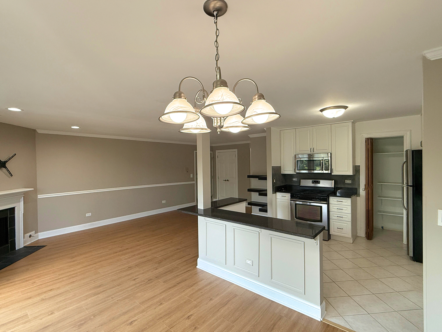 941 Yosemite Trail Roselle IL 60172