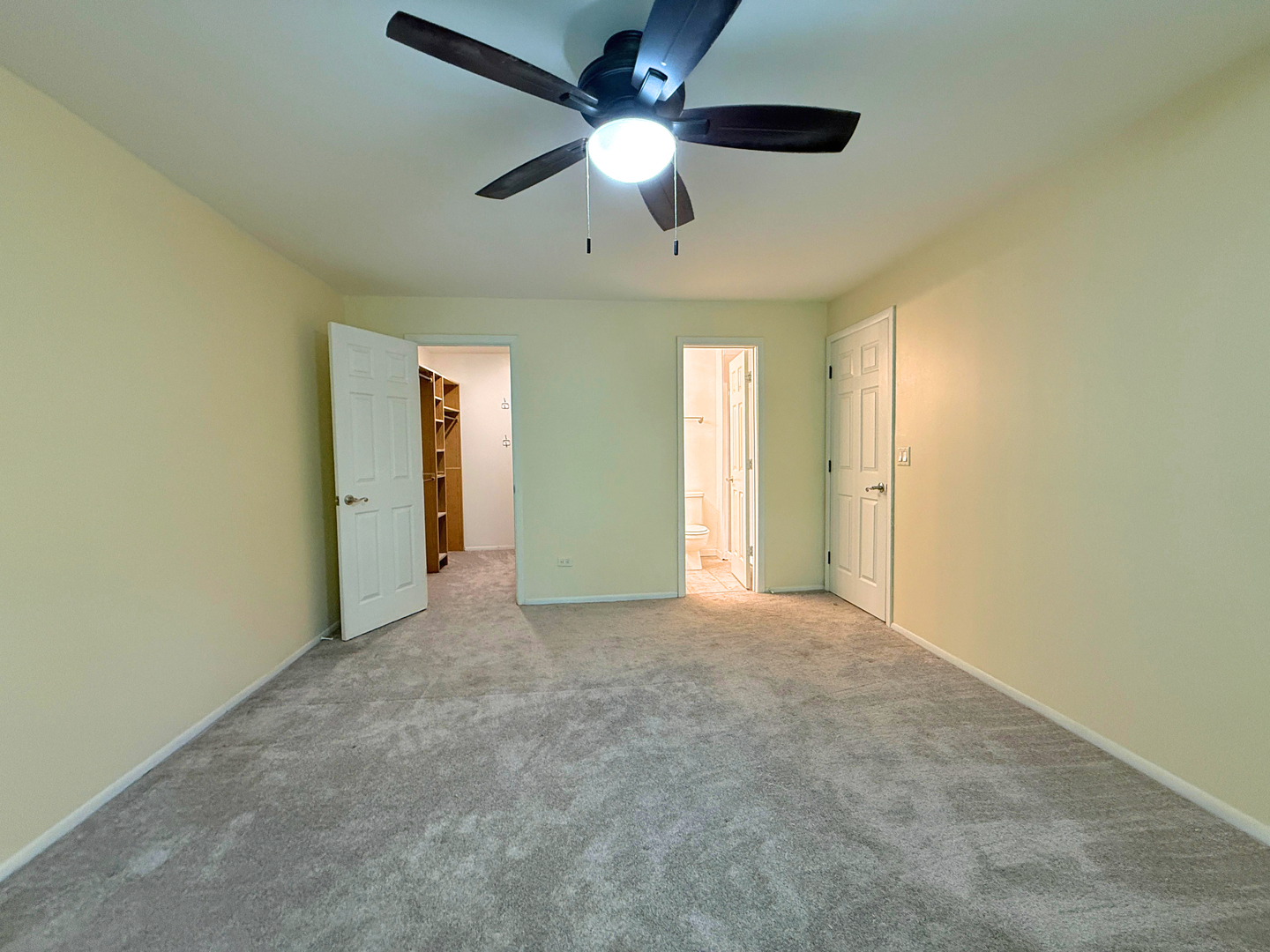 941 Yosemite Trail Roselle IL 60172