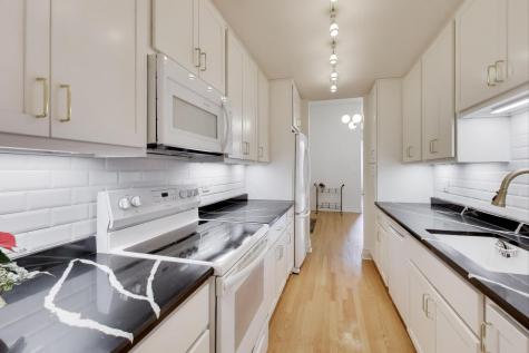 1402 North Lasalle Drive Chicago IL 60610
