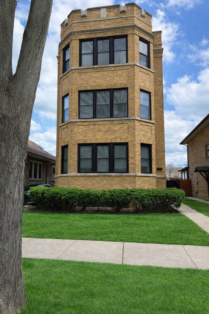 6509 North Artesian Avenue Chicago IL 60645