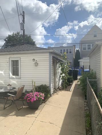 3013 North Hamlin Avenue Chicago IL 60618