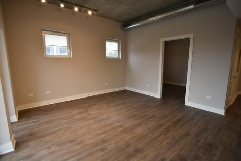 3833 North Broadway Street Chicago IL 60613