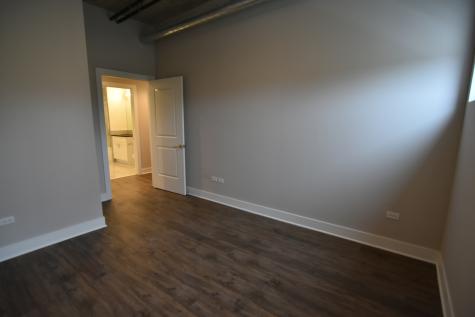 3833 North Broadway Street Chicago IL 60613