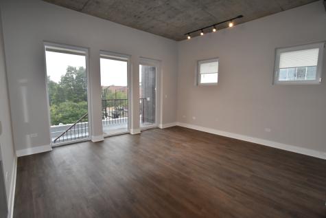 3833 North Broadway Street Chicago IL 60613
