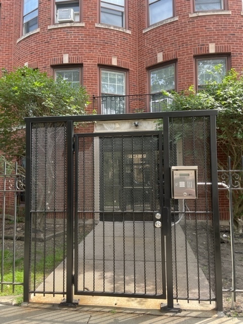 5941 North Winthrop Avenue Chicago IL 60660