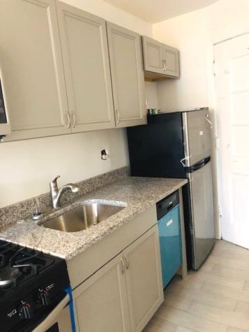 5941 North Winthrop Avenue Chicago IL 60660