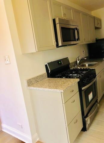 5941 North Winthrop Avenue Chicago IL 60660