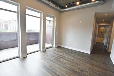 3833 North Broadway Street Chicago IL 60613