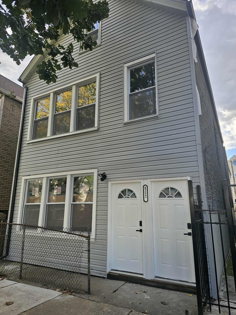 4332 South Hermitage Avenue Chicago IL 60609