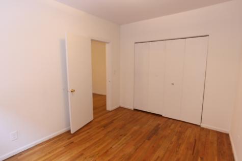 933 West Sunnyside Avenue Chicago IL 60640