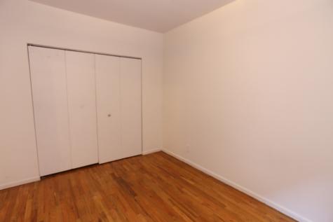 933 West Sunnyside Avenue Chicago IL 60640